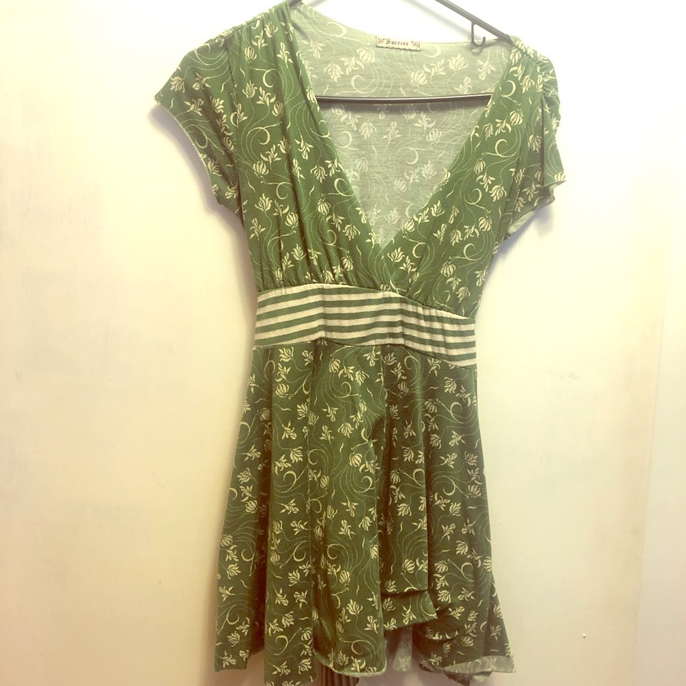 Green short sleeved mini dress